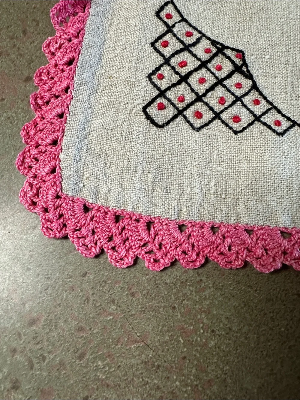 Vintage Hand-Embroidered Linen Floral Basket Table Runner - Pink Trim 38”